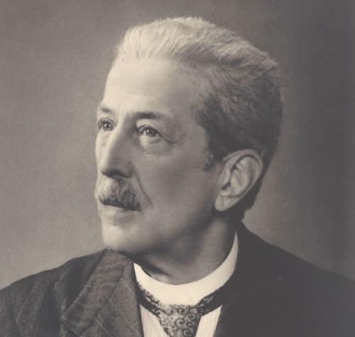 Follow in the footsteps of Ernest and discover Ypres on a historical town walk